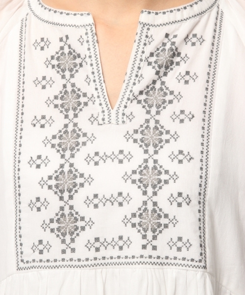 GLOBAL WORK（グローバルワーク）の「キーネックシシュウワンピース/785753（ワンピース・レディース・ホワイト/ブラック/ベージュ/ブルー・FREE）」の11枚目の写真