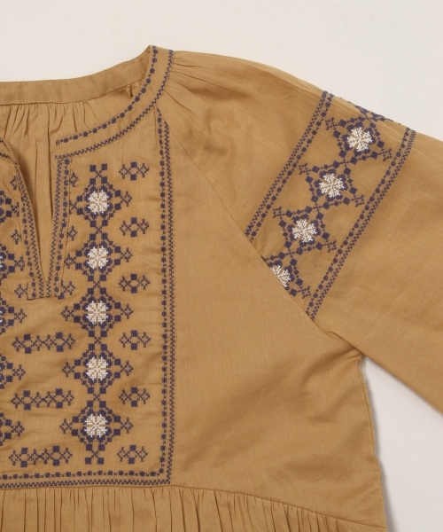 GLOBAL WORK（グローバルワーク）の「キーネックシシュウワンピース/785753（ワンピース・レディース・ホワイト/ブラック/ベージュ/ブルー・FREE）」の16枚目の写真