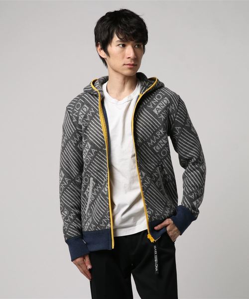 MARK & LONA（マークアンドロナ）の「Frontline Knit Hoody | MEN（パーカー・メンズ・ヘザーグレー/レッド・48/50/52）」の3枚目の写真