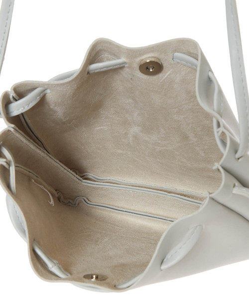 Edit Sheen（エディットシーン）の「フェイクレザー巾着バッグ（ハンドバッグ・レディース・ブラック/グレー・FREE）」の7枚目の写真