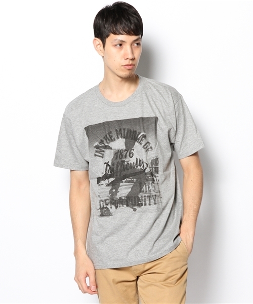 WEGO(ウィゴー)の「WEGO/スポーツフォトカレッジTee(S)(Tシャツ/カットソー・メンズ・ブラック/ホワイト/レッド/ブルー/杢グレー・LARGE/MEDIUM)」の4枚目の写真
