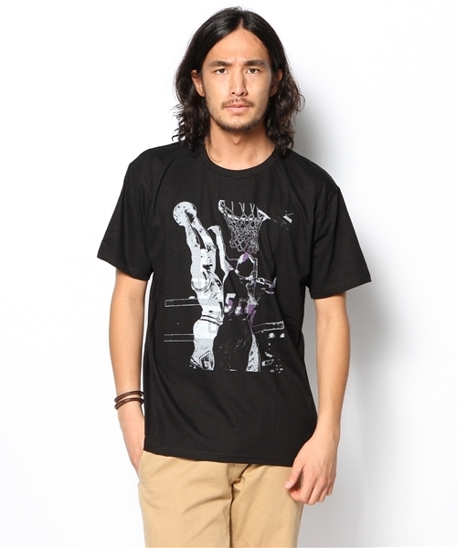 WEGO(ウィゴー)の「WEGO/スポーツフォトカレッジTee(S)(Tシャツ/カットソー・メンズ・ブラック/ホワイト/レッド/ブルー/杢グレー・LARGE/MEDIUM)」の3枚目の写真
