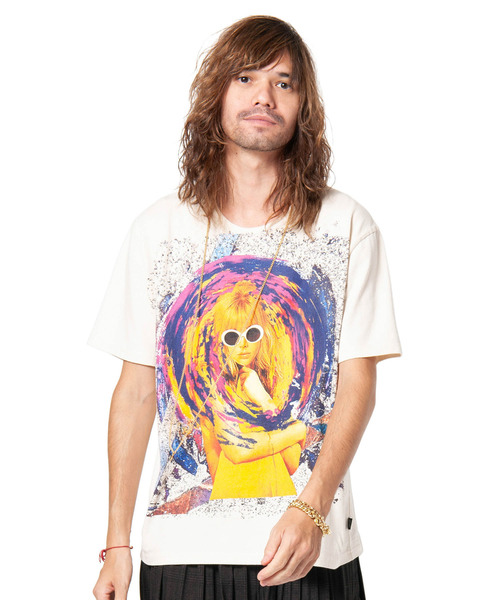 glamb(グラム)の「【glamb】グルービーガールTシャツ(Tシャツ/カットソー・メンズ・ホワイト/ブラック・0/1/2/3/4)」の2枚目の写真