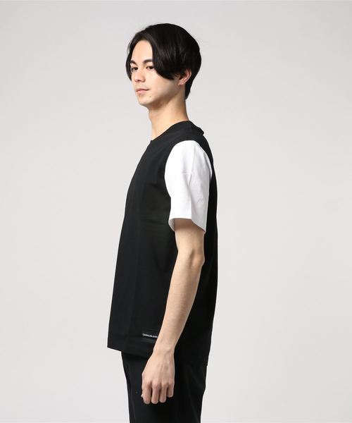 Calvin Klein Jeans(カルヴァンクラインジーンズ)の「レギュラー クルーネック Tシャツ(Tシャツ/カットソー・メンズ・ブラック/ワインレッド・L/M/S/XL)」の3枚目の写真