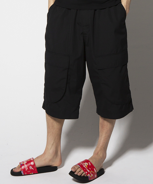 VIRGOwearworks(ヴァルゴウェアワークス)の「LOOSE BIG CARGO SHORTS(カーゴパンツ・メンズ・ブラック/グレー/オリーブ・2/3/4)」の2枚目の写真