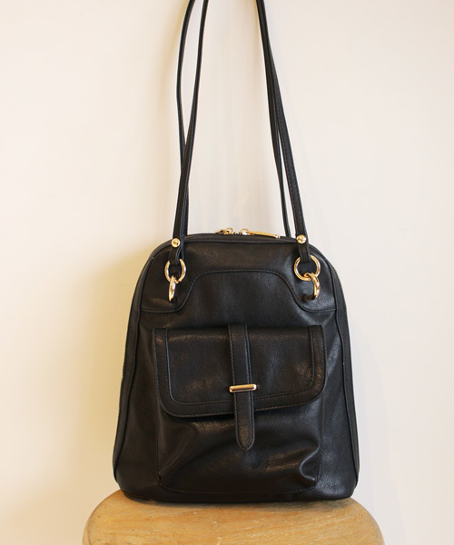 BEAUTY&YOUTH UNITED ARROWS(ビューティーアンドユースユナイテッドアローズ)の「BYSF∵ フェイクレザー2ウェイリュック ◆(ショルダーバッグ・レディース・ブラック/ブラウン/ホワイト/ベージュ/ネイビー/グレー/モカ/オフホワイト・FREE)」の4枚目の写真