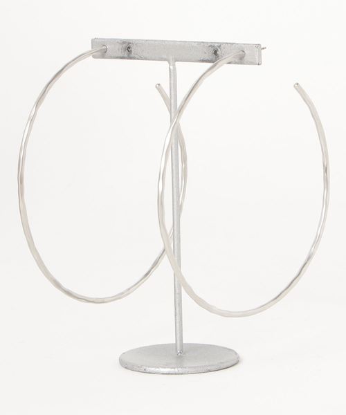 Khaju(カージュ)の「Khaju:ビッグフープピアス(ピアス(両耳用)・レディース・シルバー・ONE SIZE)」の1枚目の写真