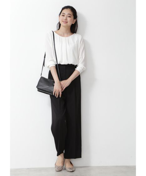 NATURAL BEAUTY BASIC（ナチュラルビューティーベーシック）の「[洗える]サイドDカンウエストパンツ（その他パンツ・レディース・ブラック/キャメル・SMALL/MEDIUM/X-SMALL）」の3枚目の写真