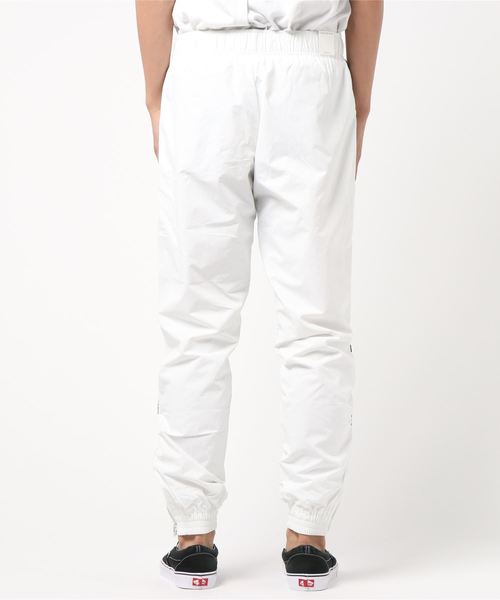 Calvin Klein Jeans(カルヴァンクラインジーンズ)の「モノグラム サイド ロゴ テープ ジョガー パンツ(その他パンツ・メンズ・ブラック/ホワイト系その他・S/M/L)」の4枚目の写真