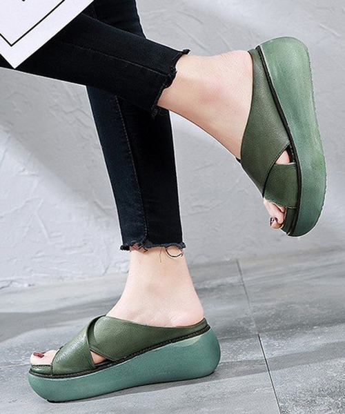 STYLEBLOCK(スタイルブロック)の「厚底クロスストラップウェッジソールサンダル(サンダル・レディース・グリーン/ブラウン/ブラック/レッド・38/42/43/35/39/36/37/40/41)」の4枚目の写真