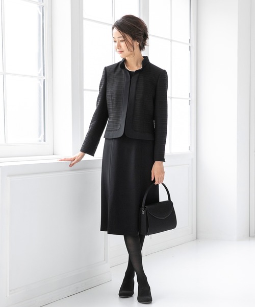 form forma(フォルムフォルマ)の「フリルカラージャケット&フレアワンピース ブラックフォーマルスーツ(スーツセット・レディース・ブラック・11号/9号/13号/15号)」の1枚目の写真