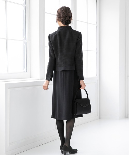 form forma(フォルムフォルマ)の「フリルカラージャケット&フレアワンピース ブラックフォーマルスーツ(スーツセット・レディース・ブラック・11号/9号/13号/15号)」の16枚目の写真