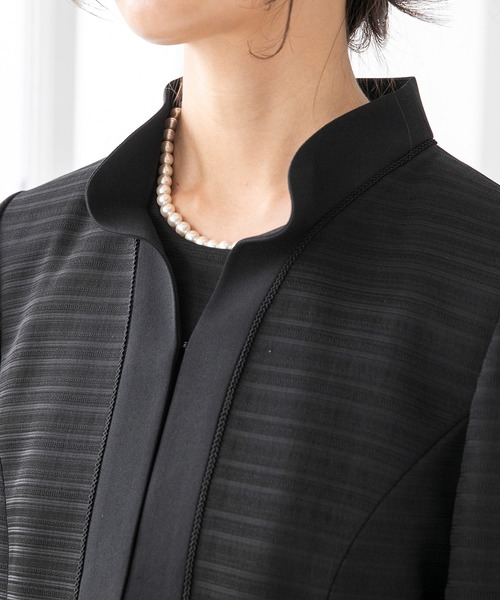 form forma(フォルムフォルマ)の「フリルカラージャケット&フレアワンピース ブラックフォーマルスーツ(スーツセット・レディース・ブラック・11号/9号/13号/15号)」の3枚目の写真