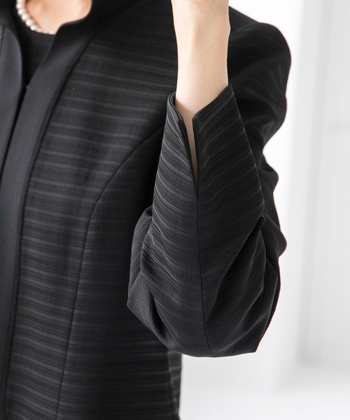 form forma(フォルムフォルマ)の「フリルカラージャケット&フレアワンピース ブラックフォーマルスーツ(スーツセット・レディース・ブラック・11号/9号/13号/15号)」の17枚目の写真