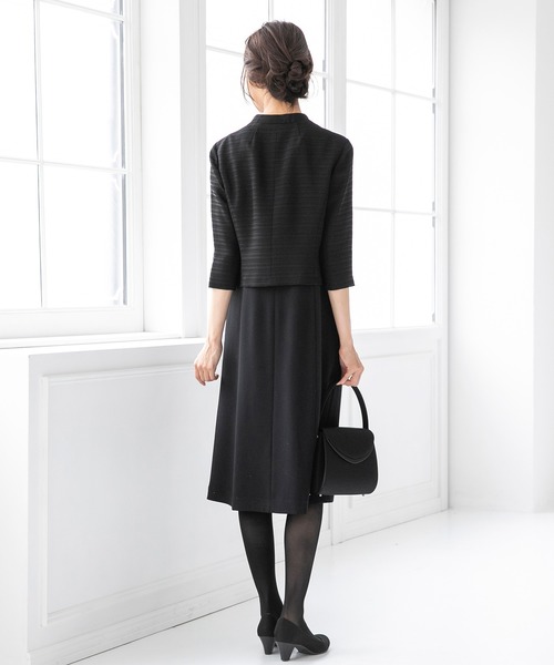 form forma(フォルムフォルマ)の「フリルカラージャケット&フレアワンピース ブラックフォーマルスーツ(スーツセット・レディース・ブラック・11号/9号/13号/15号)」の15枚目の写真