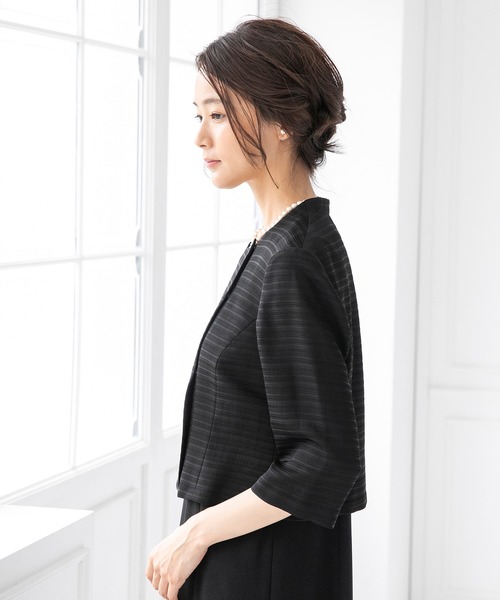 form forma(フォルムフォルマ)の「フリルカラージャケット&フレアワンピース ブラックフォーマルスーツ(スーツセット・レディース・ブラック・11号/9号/13号/15号)」の4枚目の写真