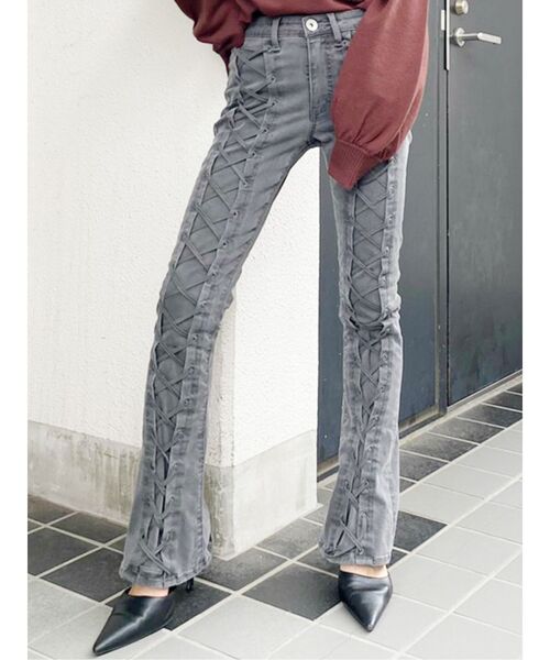 GYDA（ジェイダ）の「センターレースアップフレアパンツ（その他パンツ・レディース・ブラック/グレー・SMALL/MEDIUM/X-SMALL）」の2枚目の写真