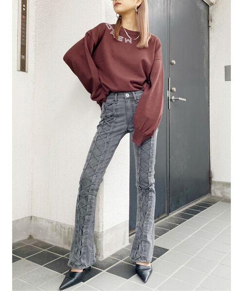 GYDA（ジェイダ）の「センターレースアップフレアパンツ（その他パンツ・レディース・ブラック/グレー・SMALL/MEDIUM/X-SMALL）」の4枚目の写真