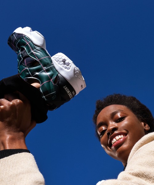 Reebok(リーボック)の「Opening Ceremony インスタポンプ フューリー OG(スニーカー・メンズ・ブラック×グリーン/ブラック×イエロー・23.5cm/24.5cm/25.5cm/26.5cm/27.5cm/28.5cm/23.0cm/24.0cm/25.0cm/26.0cm/27.0cm/28.0cm/29.0cm)」の16枚目の写真