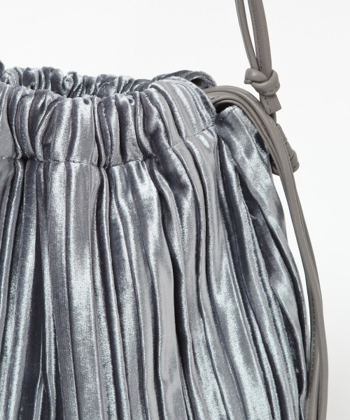 GLOBAL WORK（グローバルワーク）の「アソートシャイニー巾着/921827（ショルダーバッグ・レディース・アイボリー/ホワイト系その他/ブラック/ブルー・ONE SIZE）」の17枚目の写真