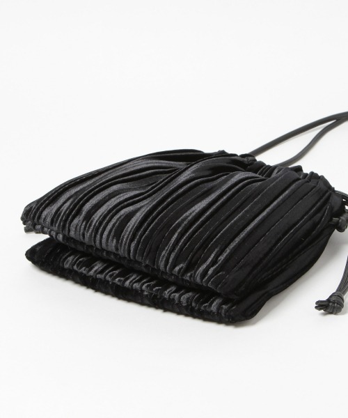 GLOBAL WORK（グローバルワーク）の「アソートシャイニー巾着/921827（ショルダーバッグ・レディース・アイボリー/ホワイト系その他/ブラック/ブルー・ONE SIZE）」の22枚目の写真