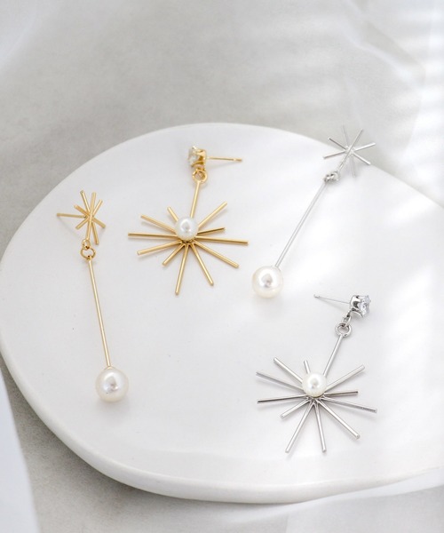 Three Four Time（ｽﾘｰﾌｫｰﾀｲﾑ）の「トゥインクルスターアシメピアス（ピアス（両耳用）・レディース・ゴールド/シルバー・FREE）」の3枚目の写真