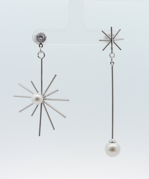 Three Four Time（ｽﾘｰﾌｫｰﾀｲﾑ）の「トゥインクルスターアシメピアス（ピアス（両耳用）・レディース・ゴールド/シルバー・FREE）」の4枚目の写真