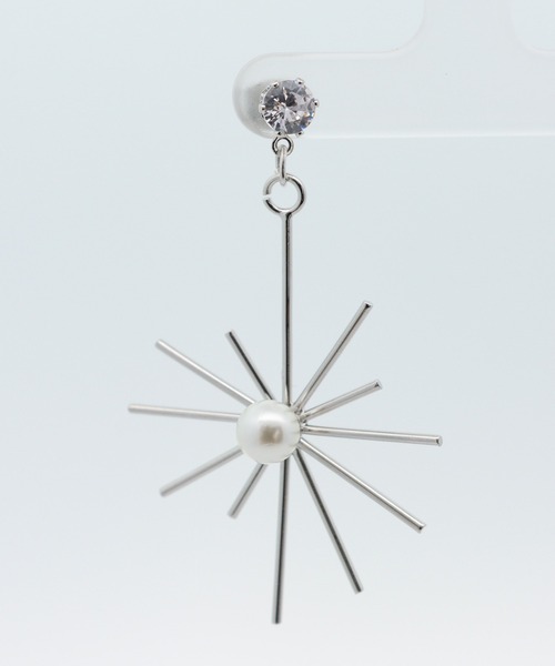 Three Four Time（ｽﾘｰﾌｫｰﾀｲﾑ）の「トゥインクルスターアシメピアス（ピアス（両耳用）・レディース・ゴールド/シルバー・FREE）」の6枚目の写真