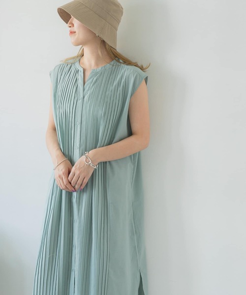 ITEMS URBANRESEARCH(アイテムズ アーバンリサーチ)の「プリーツワンピース(ワンピース・レディース・チャコールグレー/ベージュ/ブルー・FREE)」の4枚目の写真