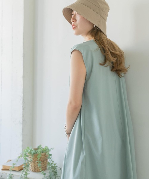 ITEMS URBANRESEARCH(アイテムズ アーバンリサーチ)の「プリーツワンピース(ワンピース・レディース・チャコールグレー/ベージュ/ブルー・FREE)」の7枚目の写真