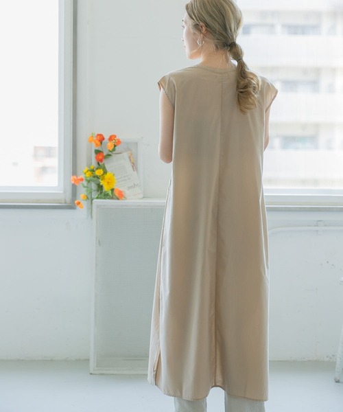 ITEMS URBANRESEARCH(アイテムズ アーバンリサーチ)の「プリーツワンピース(ワンピース・レディース・チャコールグレー/ベージュ/ブルー・FREE)」の13枚目の写真