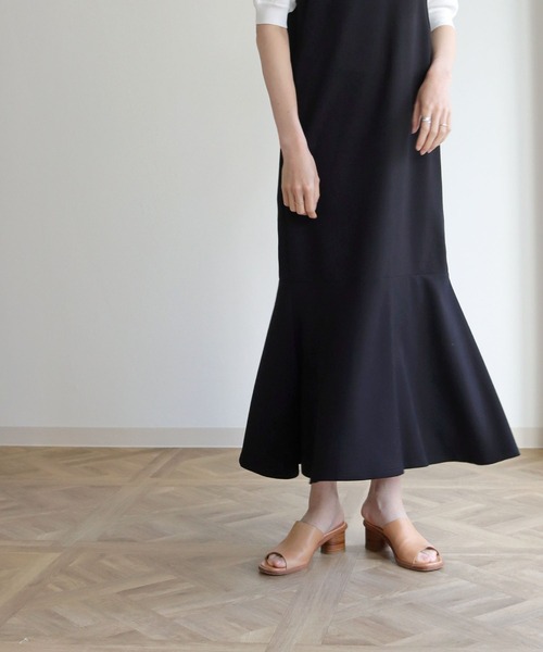 HER CLOSET（ハークローゼット）の「【cheriella】深Vネックカットソーマーメイドワンピース（ワンピース・レディース・ライトグレー/ブラック・M）」の5枚目の写真