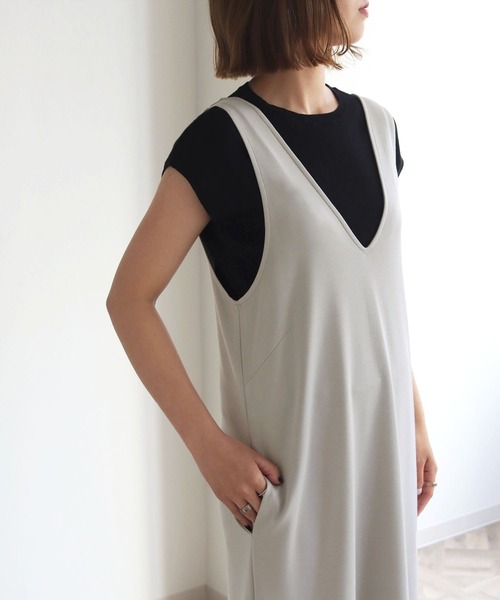 HER CLOSET（ハークローゼット）の「【cheriella】深Vネックカットソーマーメイドワンピース（ワンピース・レディース・ライトグレー/ブラック・M）」の10枚目の写真