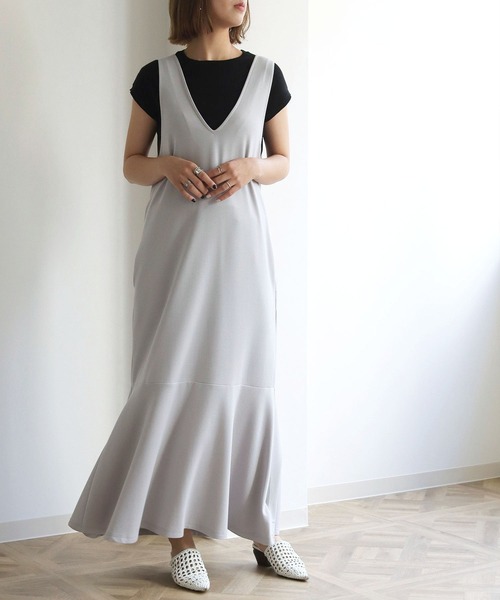 HER CLOSET（ハークローゼット）の「【cheriella】深Vネックカットソーマーメイドワンピース（ワンピース・レディース・ライトグレー/ブラック・M）」の9枚目の写真