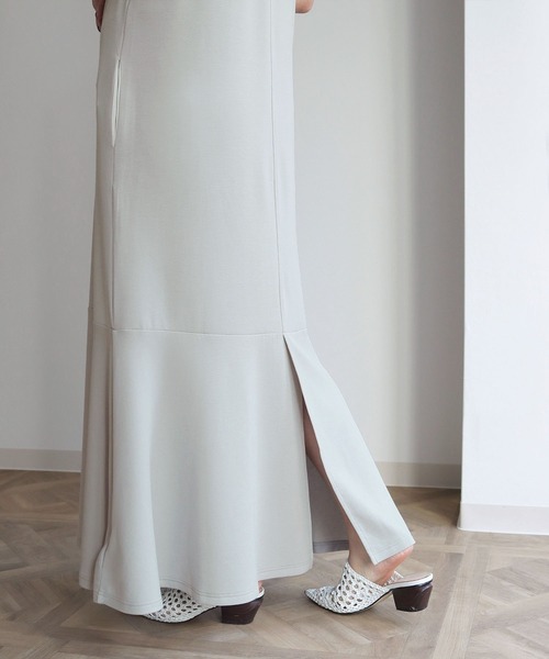 HER CLOSET（ハークローゼット）の「【cheriella】深Vネックカットソーマーメイドワンピース（ワンピース・レディース・ライトグレー/ブラック・M）」の14枚目の写真