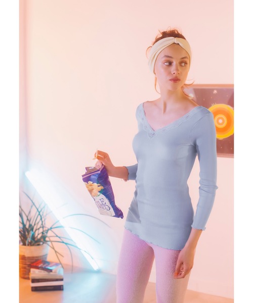 Chut！ INTIMATES（シュットインティメイツ）の「【綿70％ シルク30％】コットンシルク Vネック インナー (C165)（その他アンダーウェア/インナー・レディース・ライトベージュ/ピンクベージュ/モーブ系/カーキ/ダークブラウン/ブラック/チャコールグレー/ライトグレー/ライトブルーグレー/パープル・M/L）」の21枚目の写真