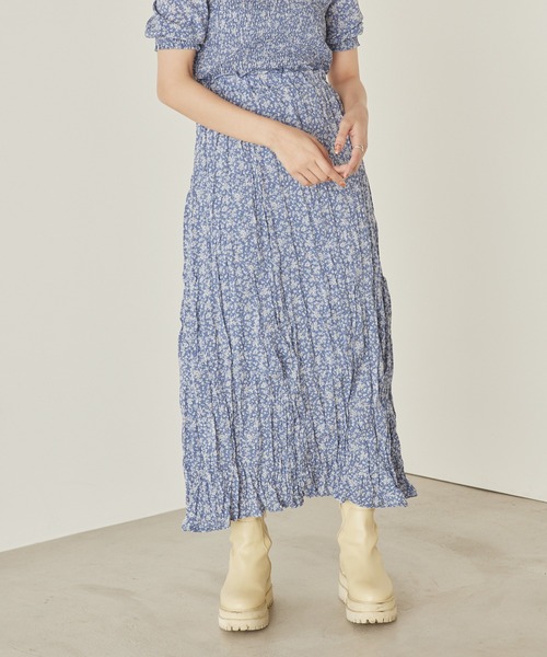 mikke（ミッケ）の「小花柄しわ加工ロングマーメードスカート（スカート・レディース・ブラック/ブルー・FREE）」の10枚目の写真
