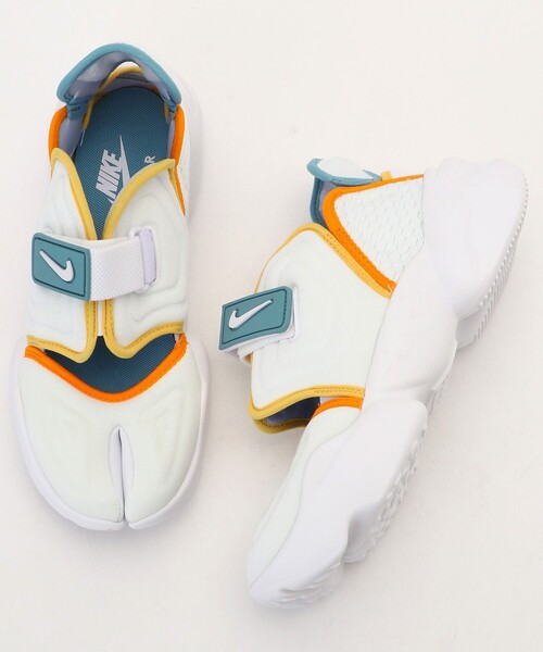 NIKE(ナイキ)の「NIKE/ナイキ Aqua Rift/アクアリフト(スニーカー・レディース・ベージュ/ホワイト・25.0cm/24.0cm/23.0cm)」の2枚目の写真