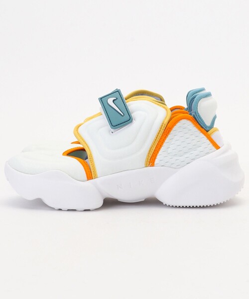 NIKE(ナイキ)の「NIKE/ナイキ Aqua Rift/アクアリフト(スニーカー・レディース・ベージュ/ホワイト・25.0cm/24.0cm/23.0cm)」の5枚目の写真