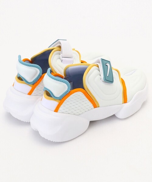 NIKE(ナイキ)の「NIKE/ナイキ Aqua Rift/アクアリフト(スニーカー・レディース・ベージュ/ホワイト・25.0cm/24.0cm/23.0cm)」の7枚目の写真