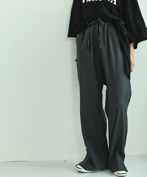 me+em select(ミームセレクト)の「コットンリネンスリットワイドパンツ(その他パンツ・レディース・ブラック/ブラウン/チャコールグレー/アイボリー・FREE)」の4枚目の写真