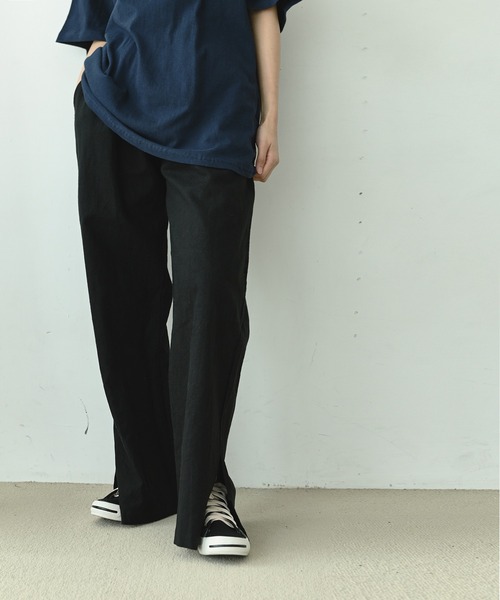 me+em select(ミームセレクト)の「コットンリネンスリットワイドパンツ(その他パンツ・レディース・ブラック/ブラウン/チャコールグレー/アイボリー・FREE)」の3枚目の写真