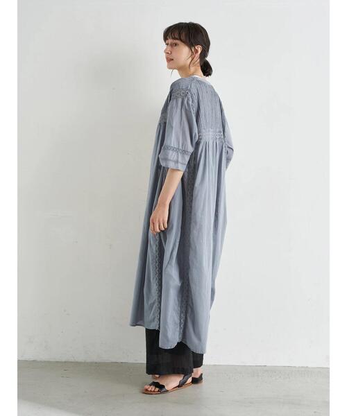 earth music&ecology（アースミュージックアンドエコロジー）の「ピンタックレースワンピース ＊（ワンピース・レディース・オフホワイト/サックスブルー/ベージュ/ブラック・FREE）」の14枚目の写真