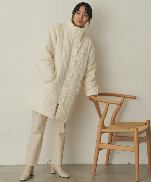 Auntie Rosa Holiday（アンティローザホリデー）の「中綿スタンドカラーコート（撥水加工 / ウォッシャブル）（その他アウター・レディース・ホワイト/ブラック/グレイッシュベージュ・FREE）」の8枚目の写真