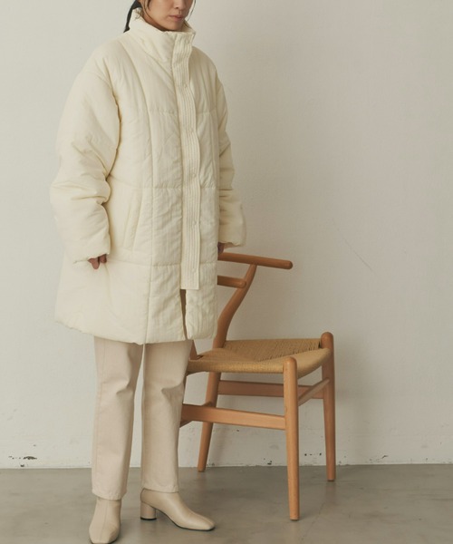 Auntie Rosa Holiday（アンティローザホリデー）の「中綿スタンドカラーコート（撥水加工 / ウォッシャブル）（その他アウター・レディース・ホワイト/ブラック/グレイッシュベージュ・FREE）」の10枚目の写真