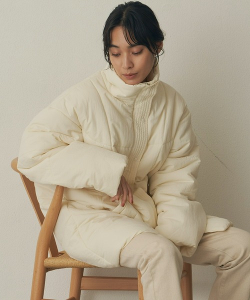 Auntie Rosa Holiday（アンティローザホリデー）の「中綿スタンドカラーコート（撥水加工 / ウォッシャブル）（その他アウター・レディース・ホワイト/ブラック/グレイッシュベージュ・FREE）」の12枚目の写真