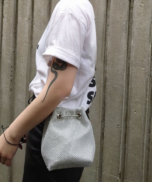 MANGROVE（マングローブ）の「メタルチェーンショルダーバック（ショルダーバッグ・レディース・ブラック/ゴールド/シルバー・FREE）」の6枚目の写真