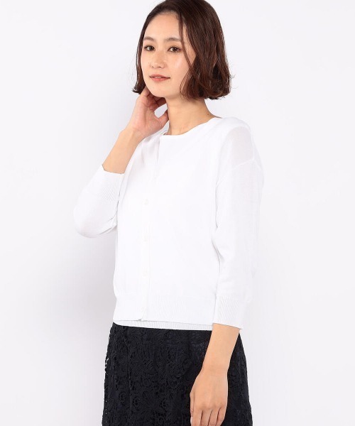 MEW'S REFINED CLOTHES（ミューズリファインドクローズ）の「接触冷感Vネックカーディガン（カーディガン/ボレロ・レディース・ホワイト/ブラック/モカ/パープル・MEDIUM）」の2枚目の写真