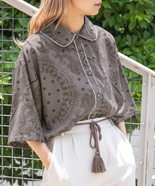 kutir（クティール）の「丸襟ピコレース柄ブラウス（シャツ/ブラウス・レディース・チャコールグレー/ダークブラウン/ネイビー・FREE）」の4枚目の写真