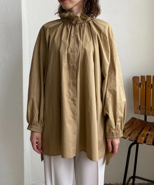 CAPRICIEUX LE'MAGE(カプリシューレマージュ)の「フリルスタンドカラーシャツ(シャツ/ブラウス・レディース・ホワイト/チャコールグレー/ベージュ・FREE)」の4枚目の写真